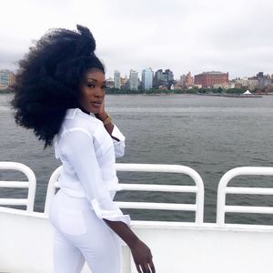 Meet your Posher, Modina